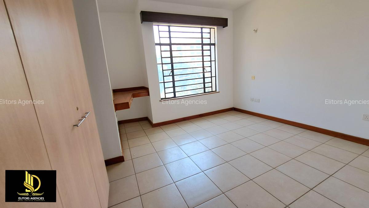 3 Bed Apartment with En Suite at 4Th Parklands - 12