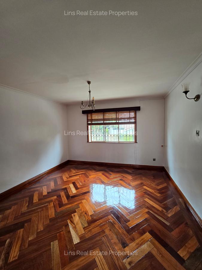 4 Bed Townhouse with En Suite in Kitisuru - 11