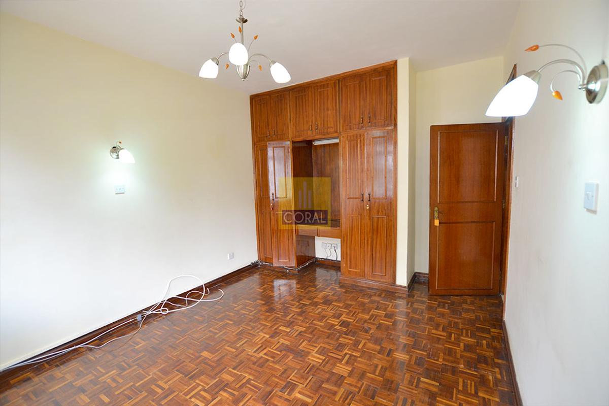 5 Bed Villa with En Suite in Westlands Area - 9