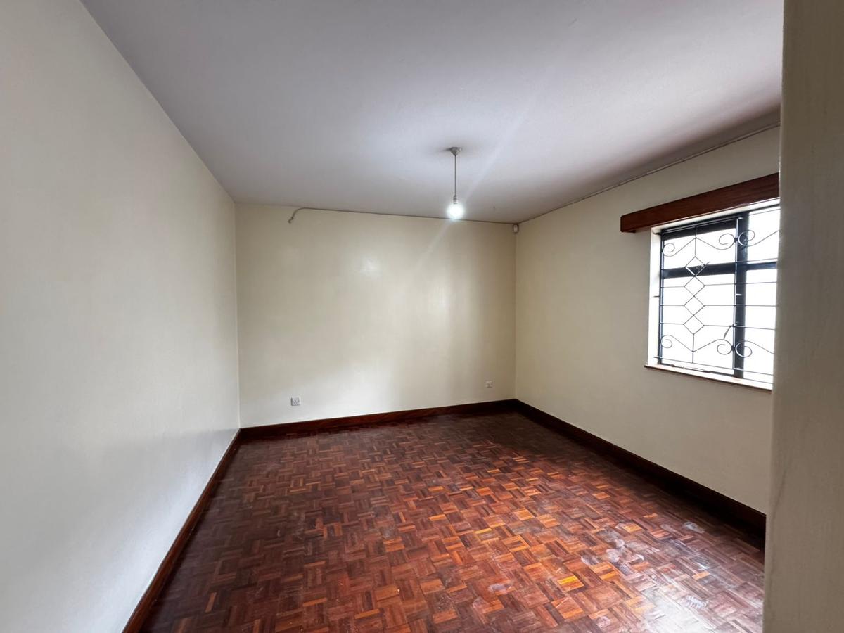 4 Bed Townhouse with En Suite in Brookside - 16