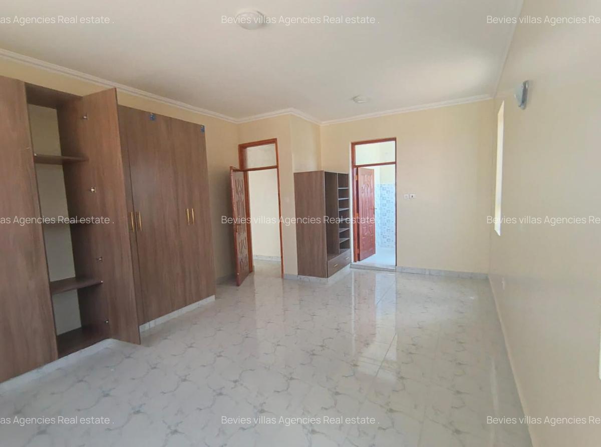 3 Bed House with En Suite in Kitengela - 2