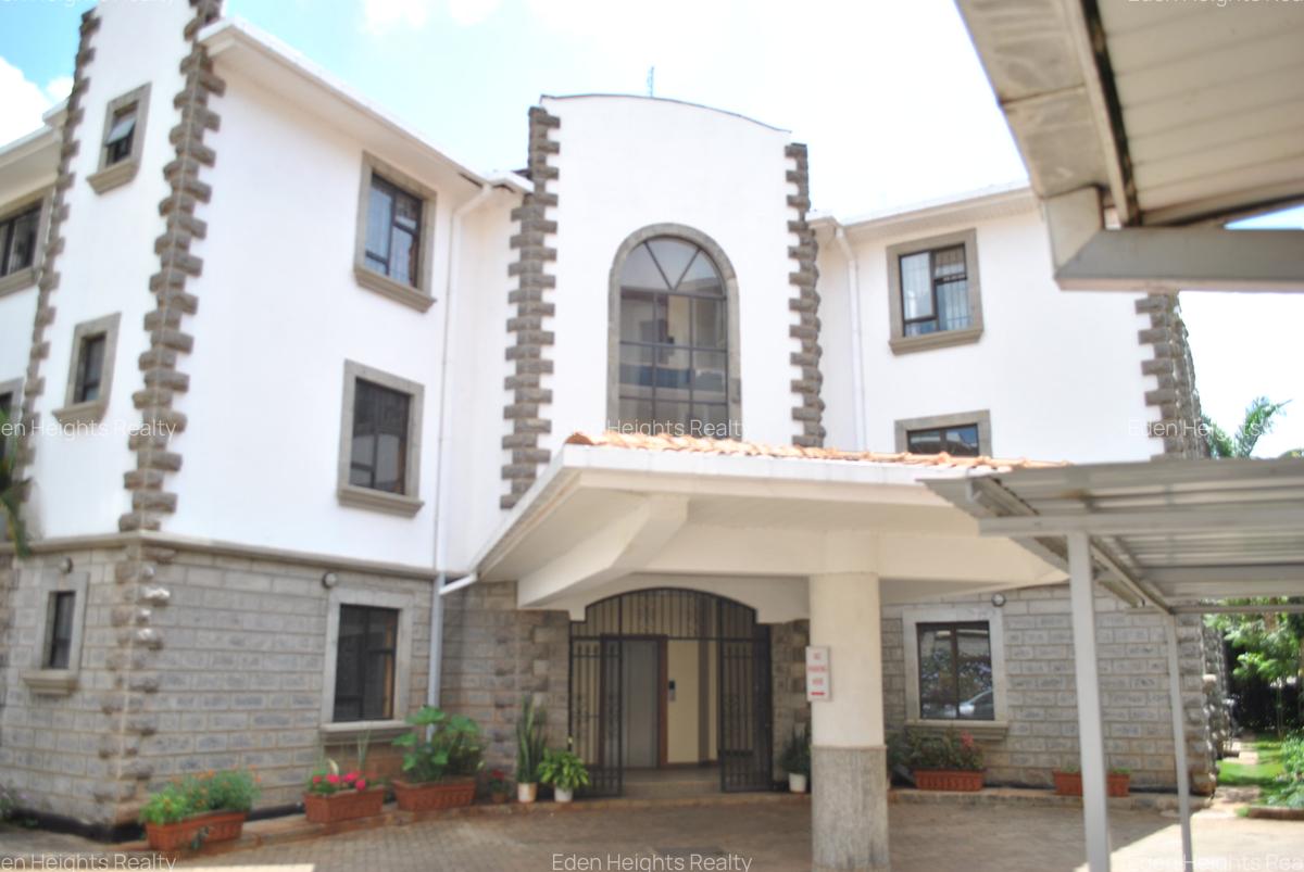 Furnished 3 Bed Apartment with En Suite at Dennis Pritt - 5