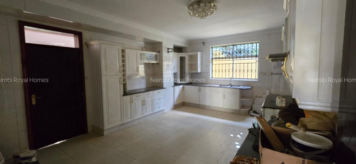 4 Bed Townhouse with En Suite at Mugumo Road - 9