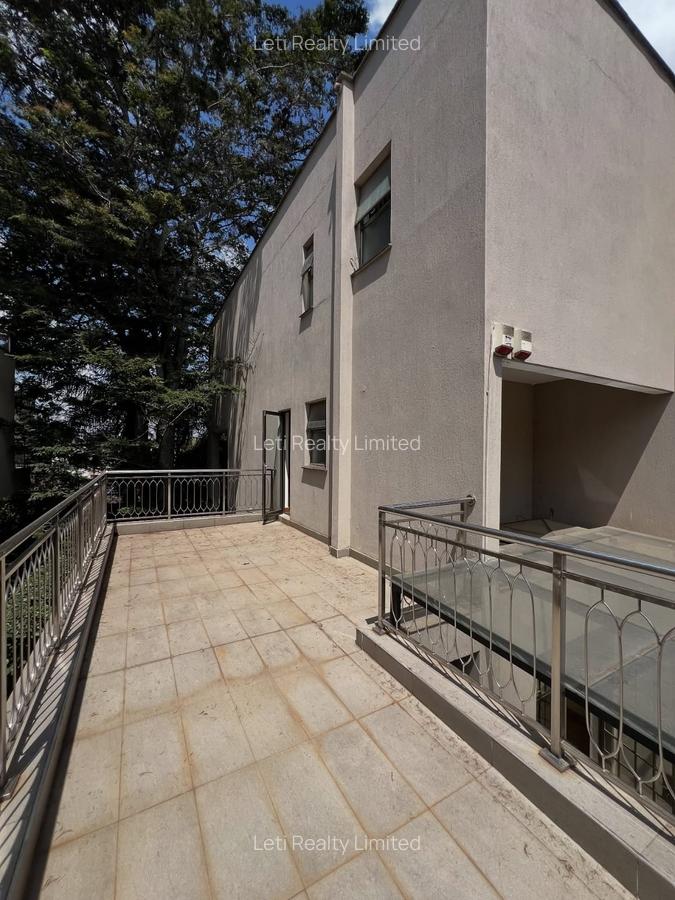 5 Bed Townhouse with En Suite in Lavington - 8