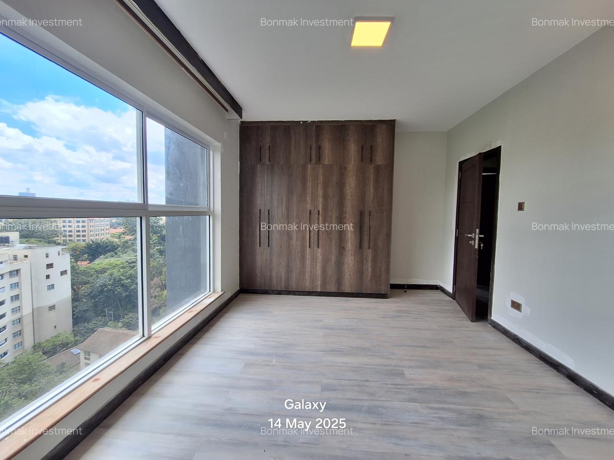 2 Bed Apartment with En Suite at Riverside Drive - 20