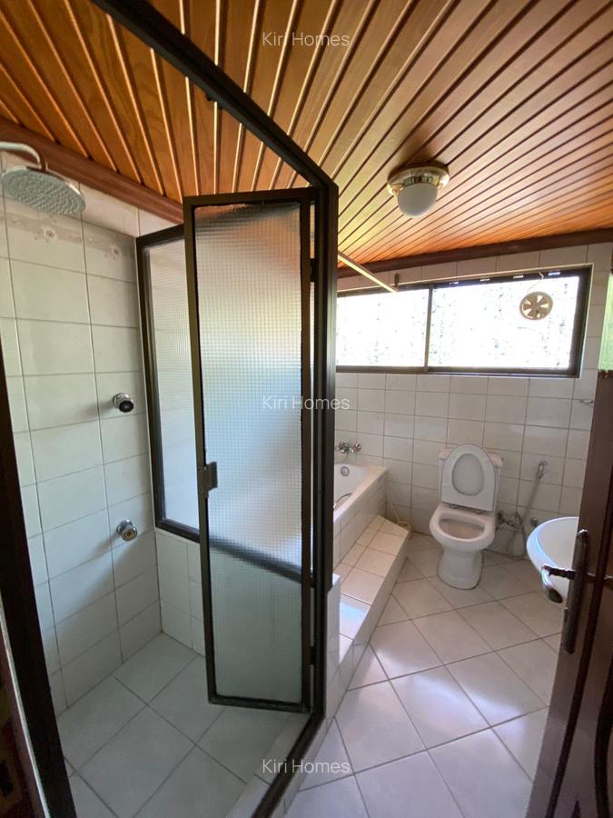 7 Bed Townhouse with En Suite in Gigiri - 16