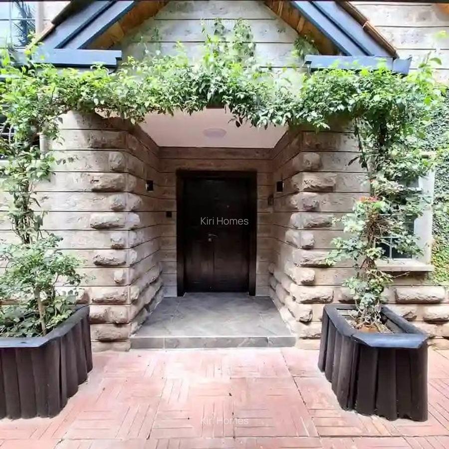 4 Bed Townhouse with En Suite in Lavington - 2