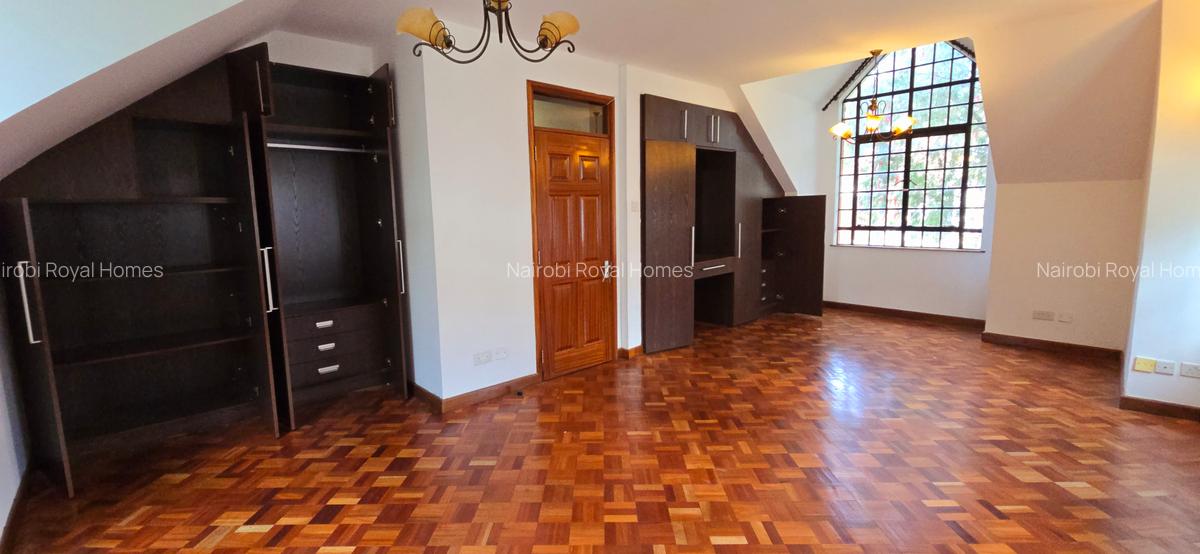 4 Bed Townhouse with En Suite at Chalbi Drive - 17