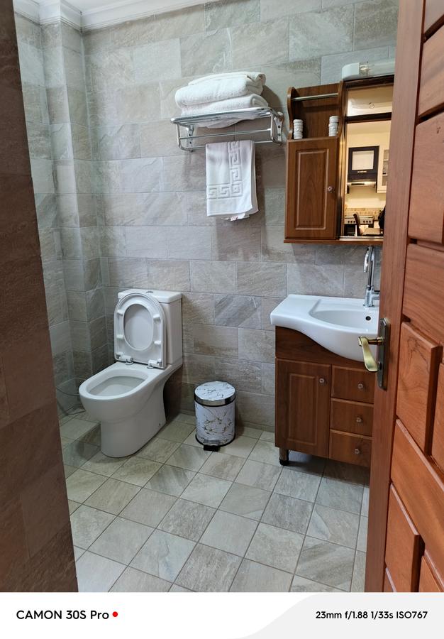 Serviced 1 Bed Apartment with En Suite at Lavington - 3