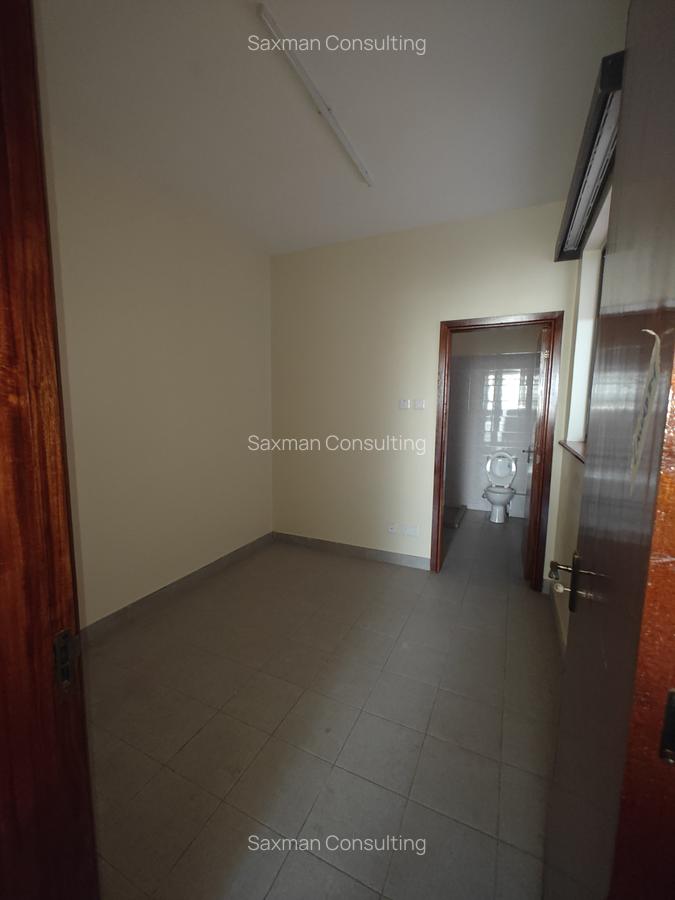 3 Bed Apartment with En Suite in General Mathenge - 16