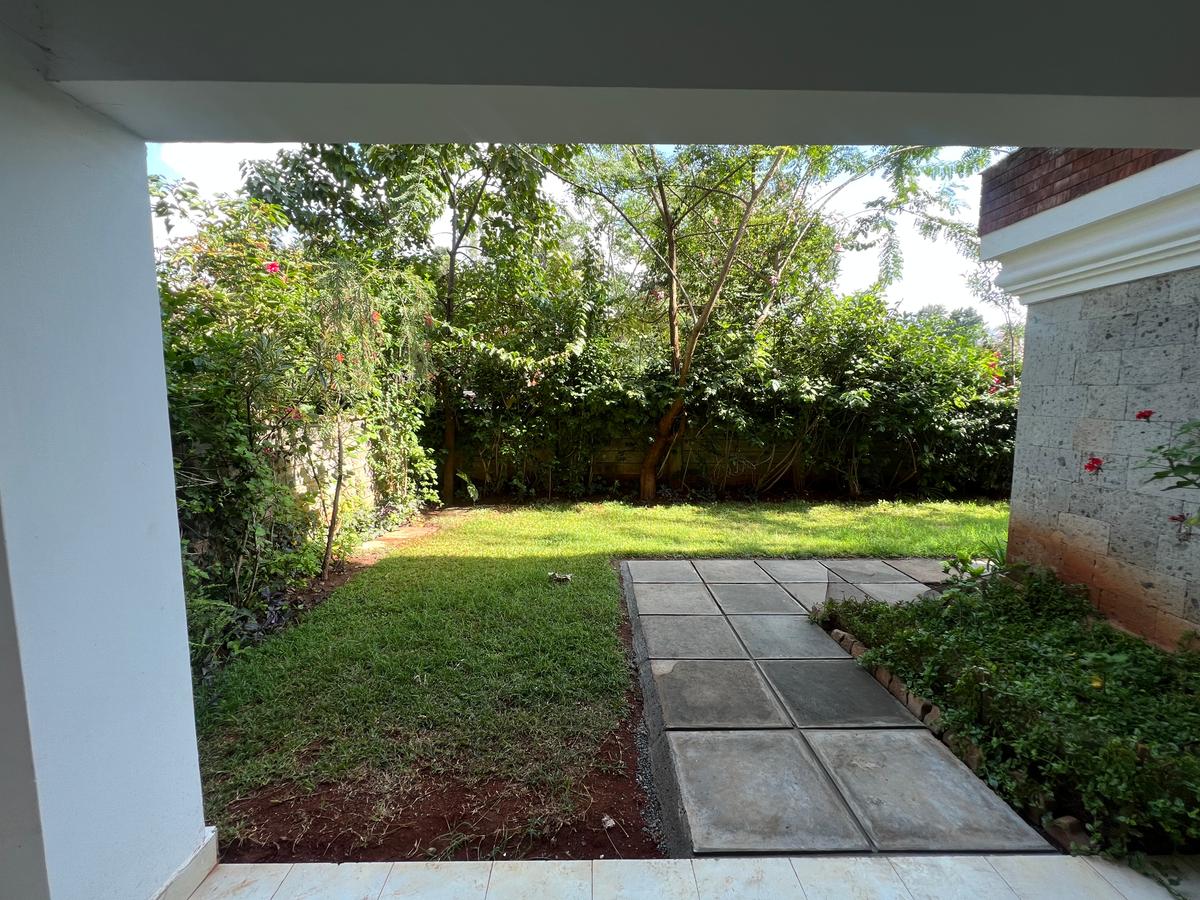 5 Bed House with En Suite at Spring Valley - 5