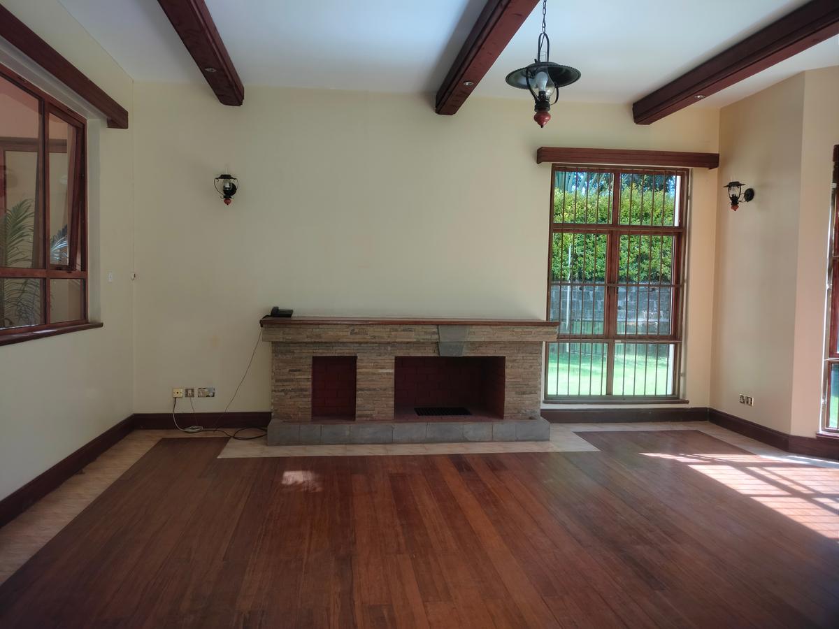 5 Bed Townhouse with Swimming Pool at Close To Germany School And Roslyn Academy - 11
