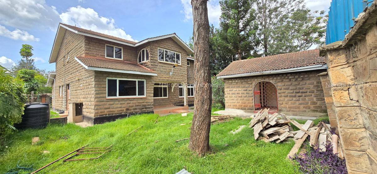 5 Bed Townhouse with En Suite at Lavington Green - 10