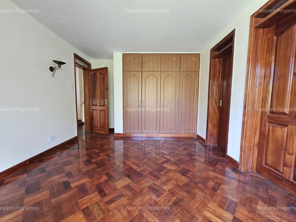 4 Bed House with En Suite in Runda - 12