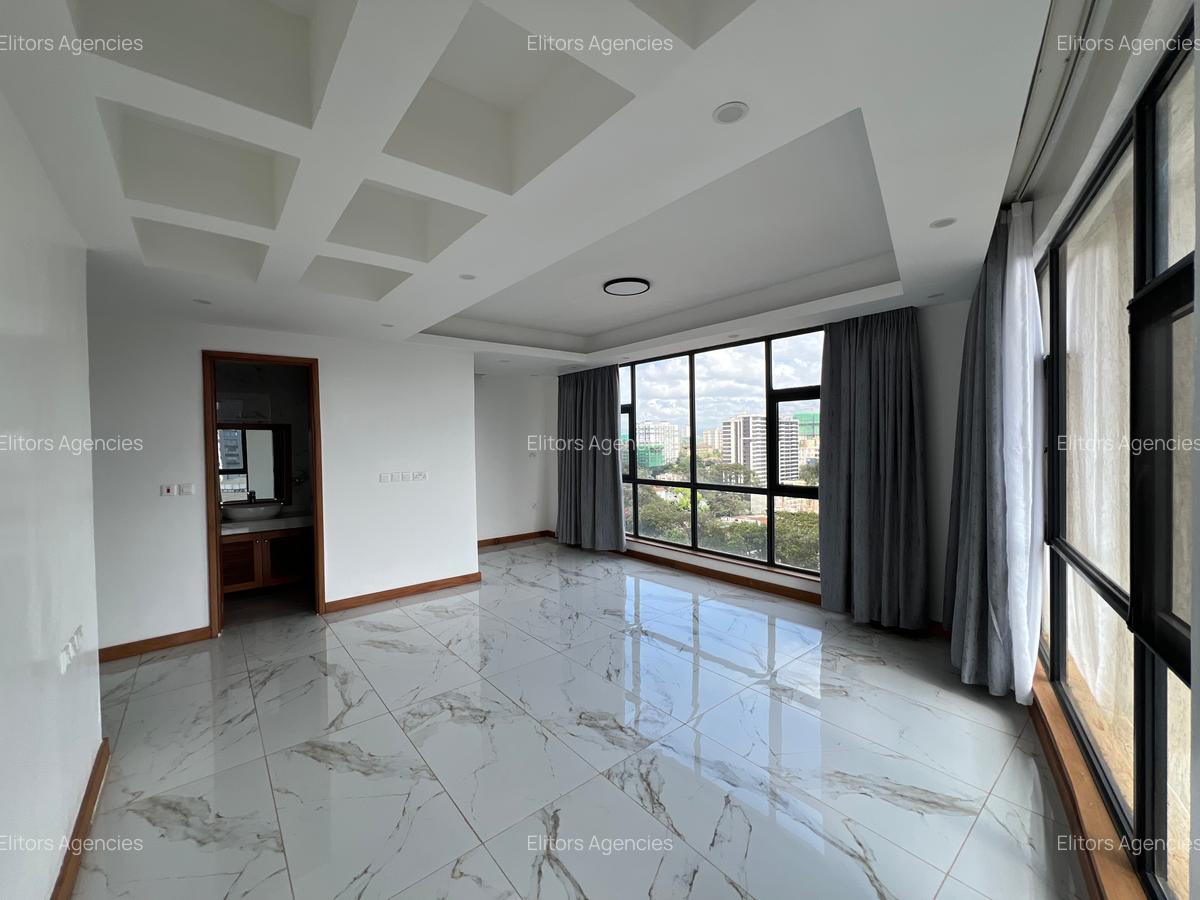 4 Bed Apartment with En Suite at Lantana Road - 16