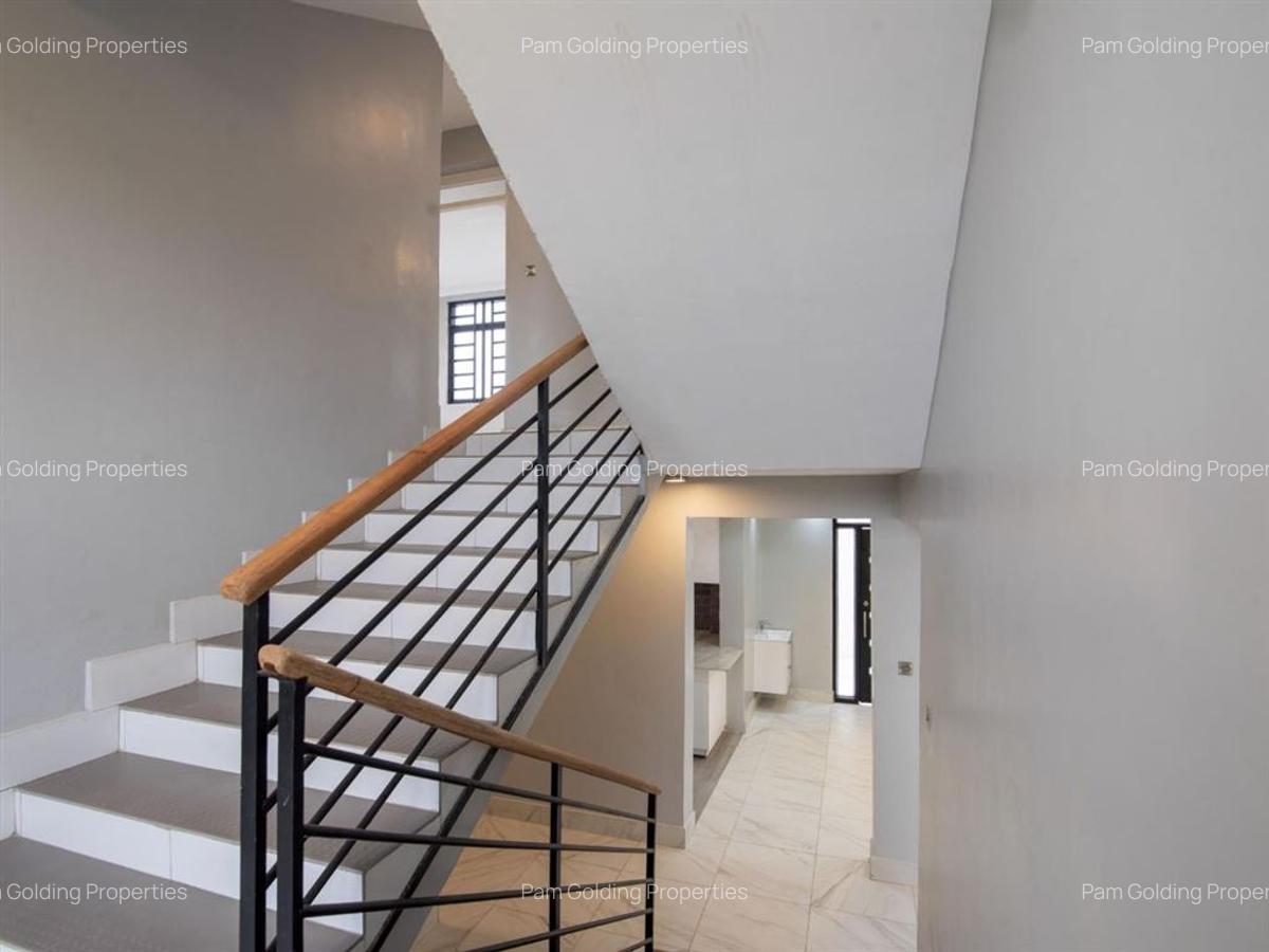 5 Bed Townhouse with En Suite in Syokimau - 9