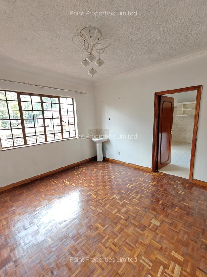 4 Bed Apartment with En Suite in Westlands Area - 3