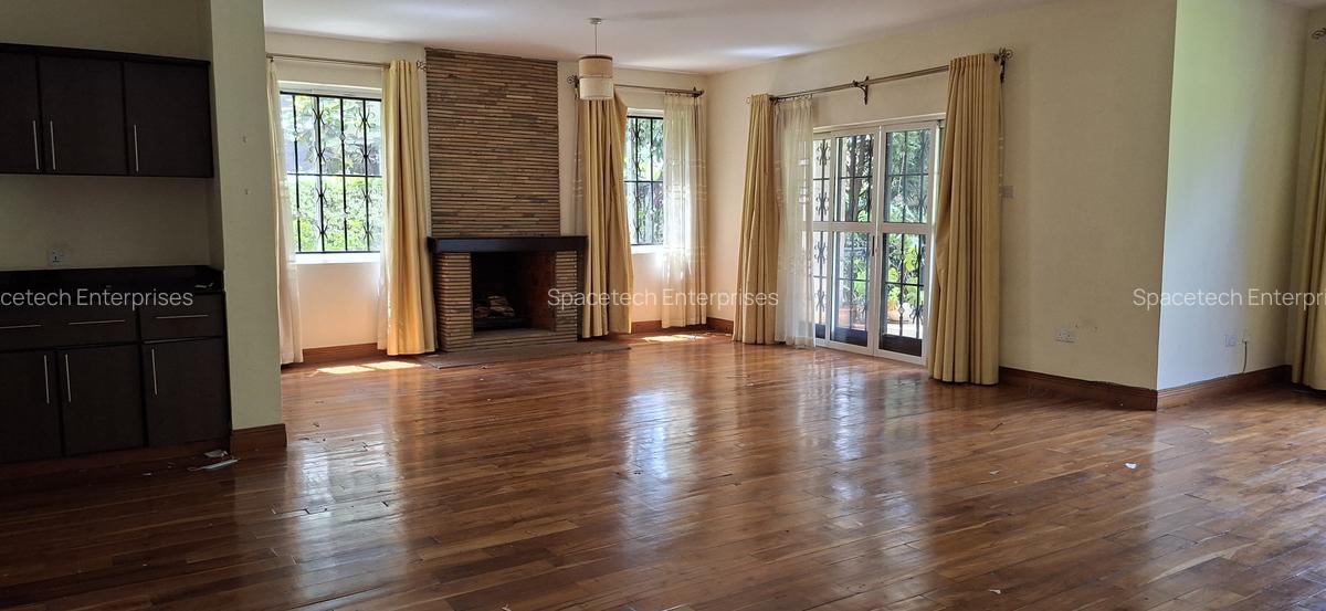 5 Bed Townhouse with En Suite in Spring Valley - 13