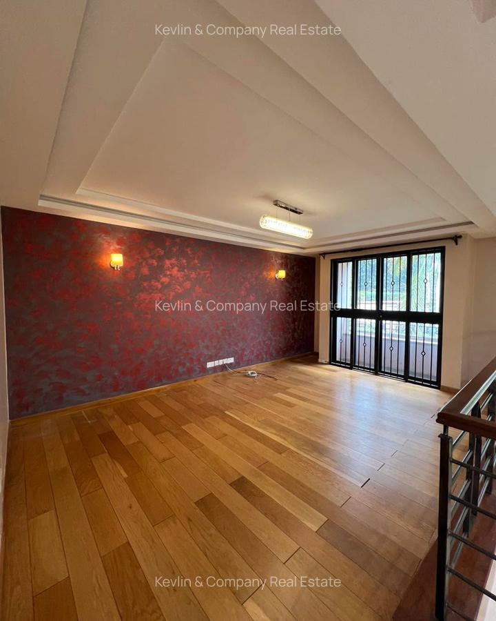 4 Bed Villa with En Suite in Lavington - 2