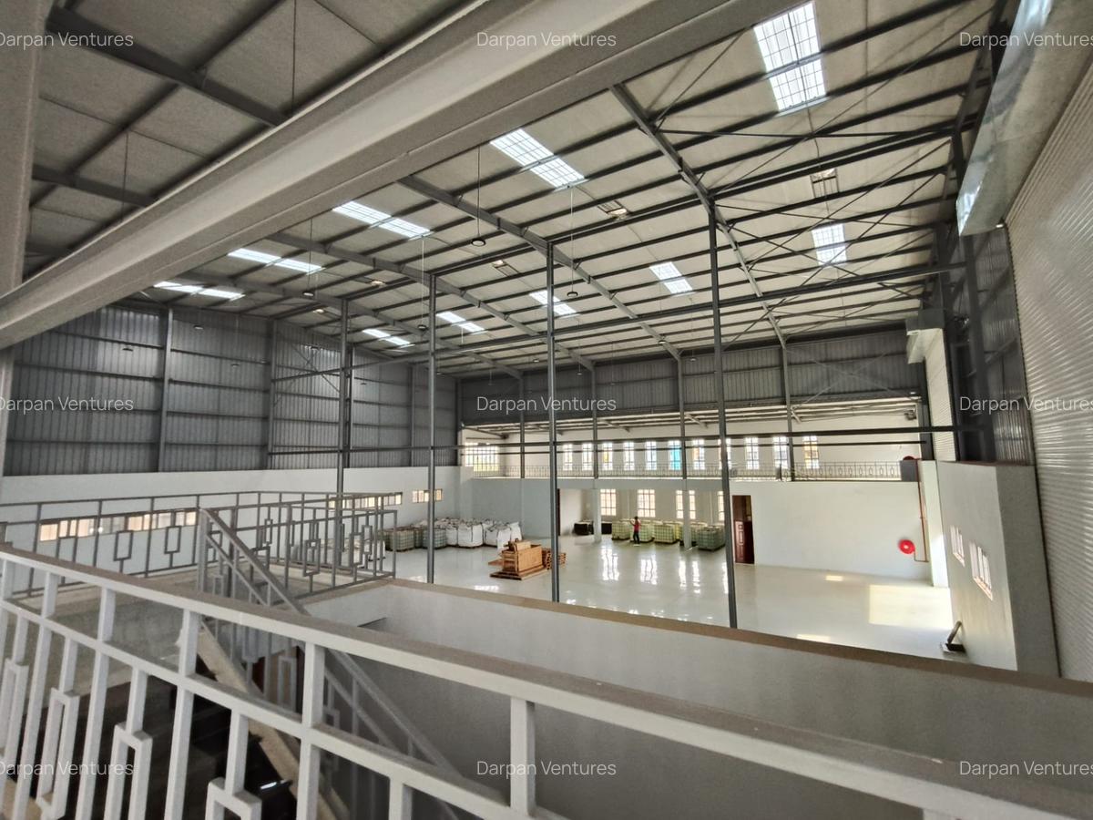 7,500 ft² Warehouse with Service Charge Included in Tatu City - 8