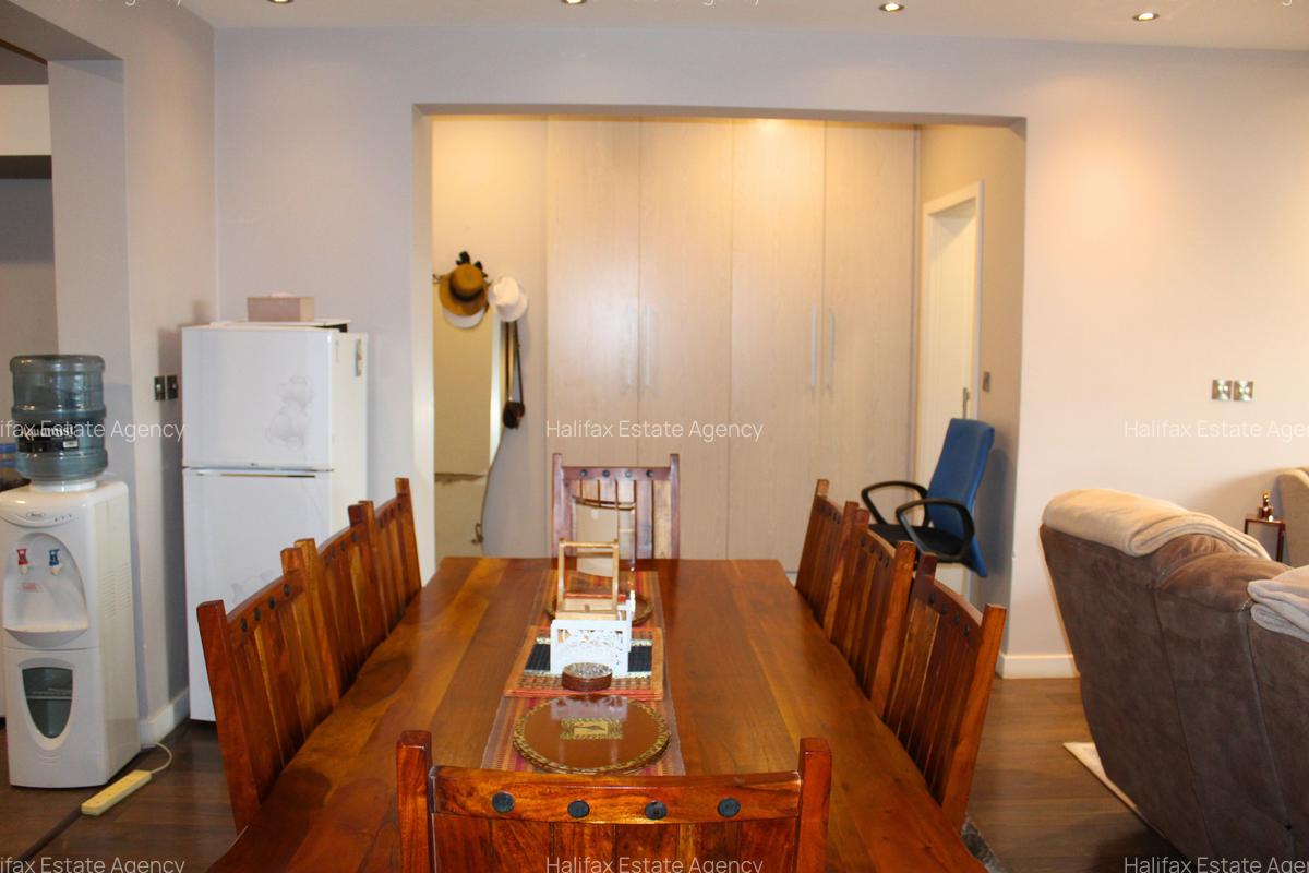 2 Bed Apartment with En Suite in Parklands - 5