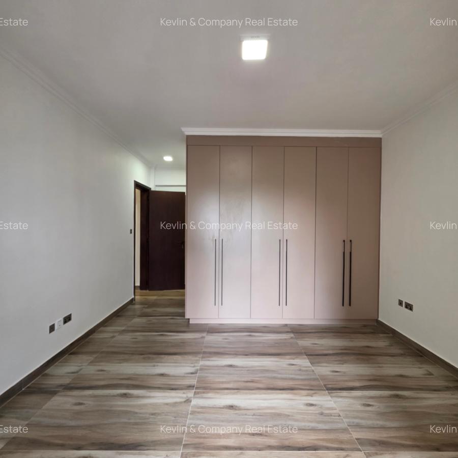 2 Bed Apartment with En Suite in Brookside - 14