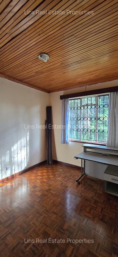 4 Bed House with En Suite in Nyari - 15