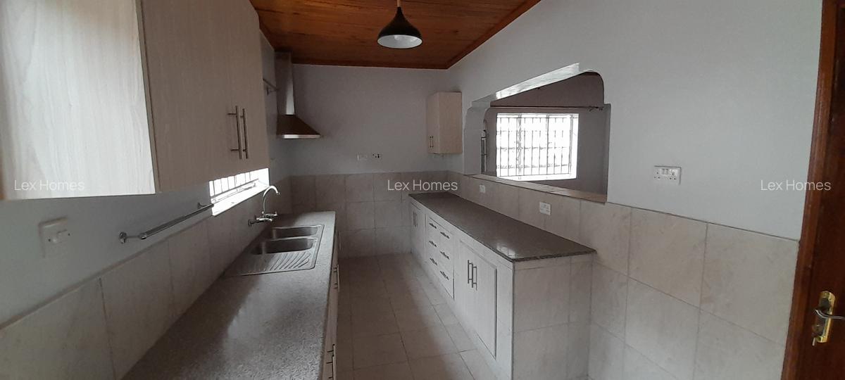 4 Bed House with En Suite at Merisho Road - 5