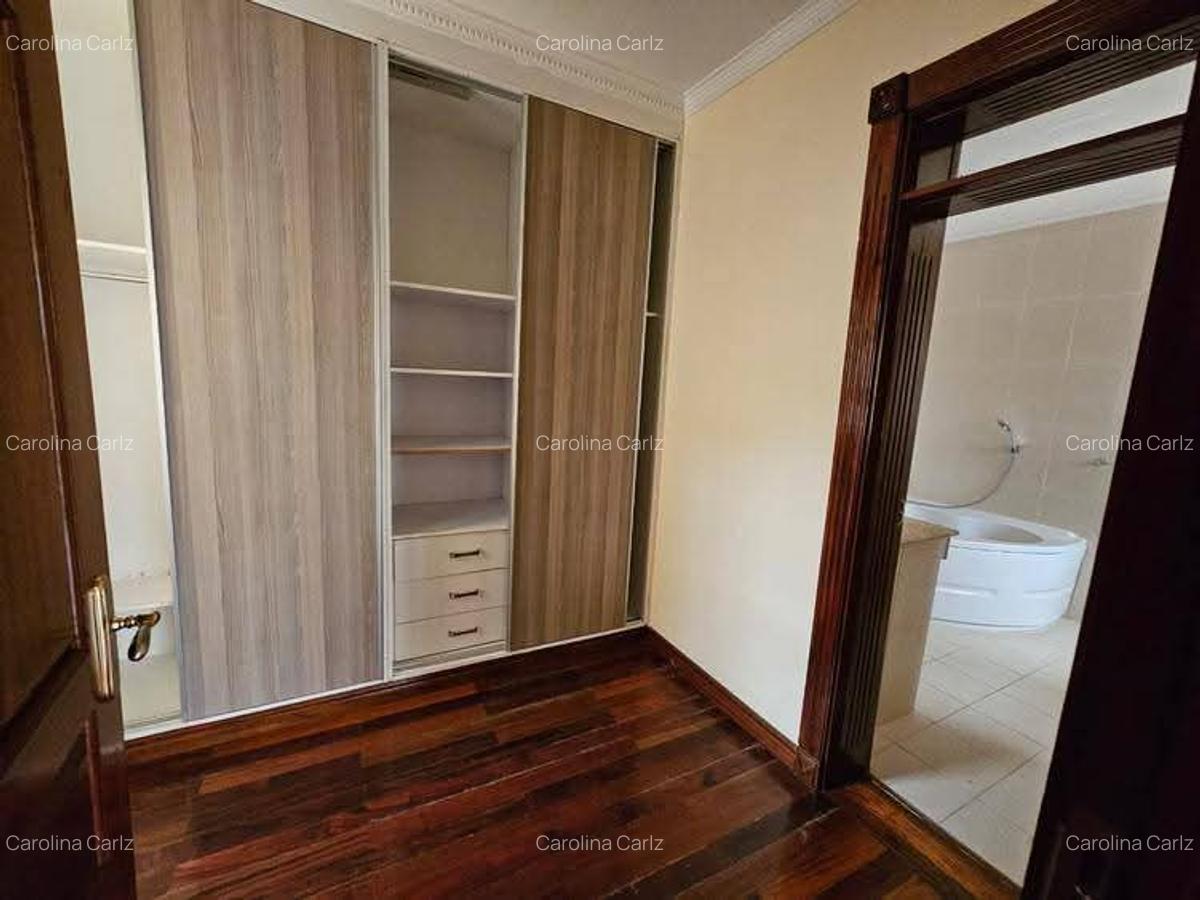 4 Bed Townhouse with En Suite at Kyuna - 6