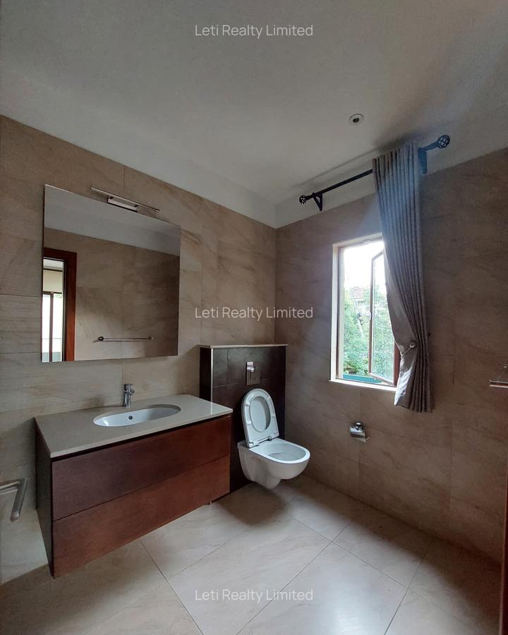 5 Bed Townhouse with En Suite in Lavington - 13