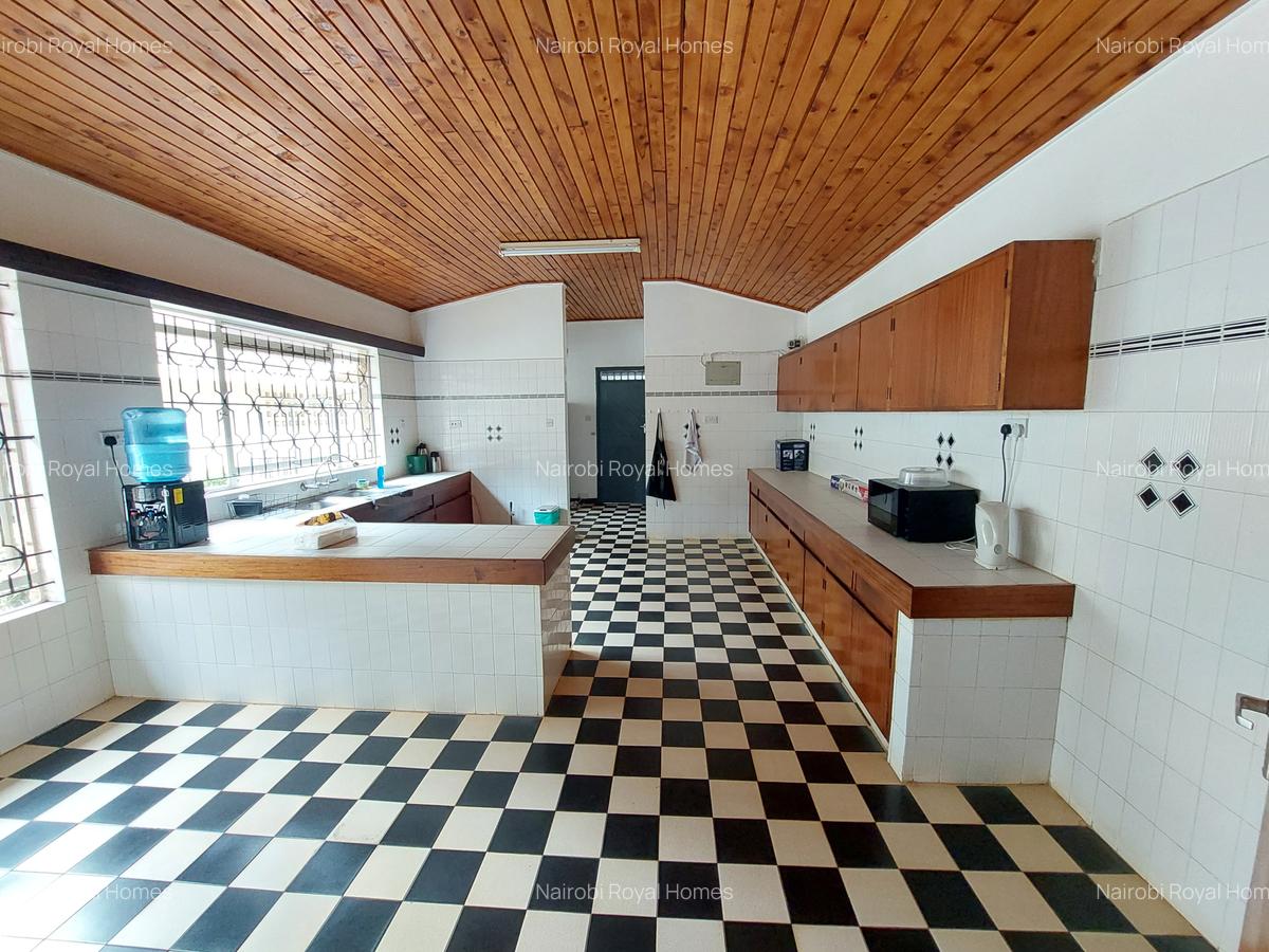 5 Bed House with En Suite at Whispers Avenue - 4