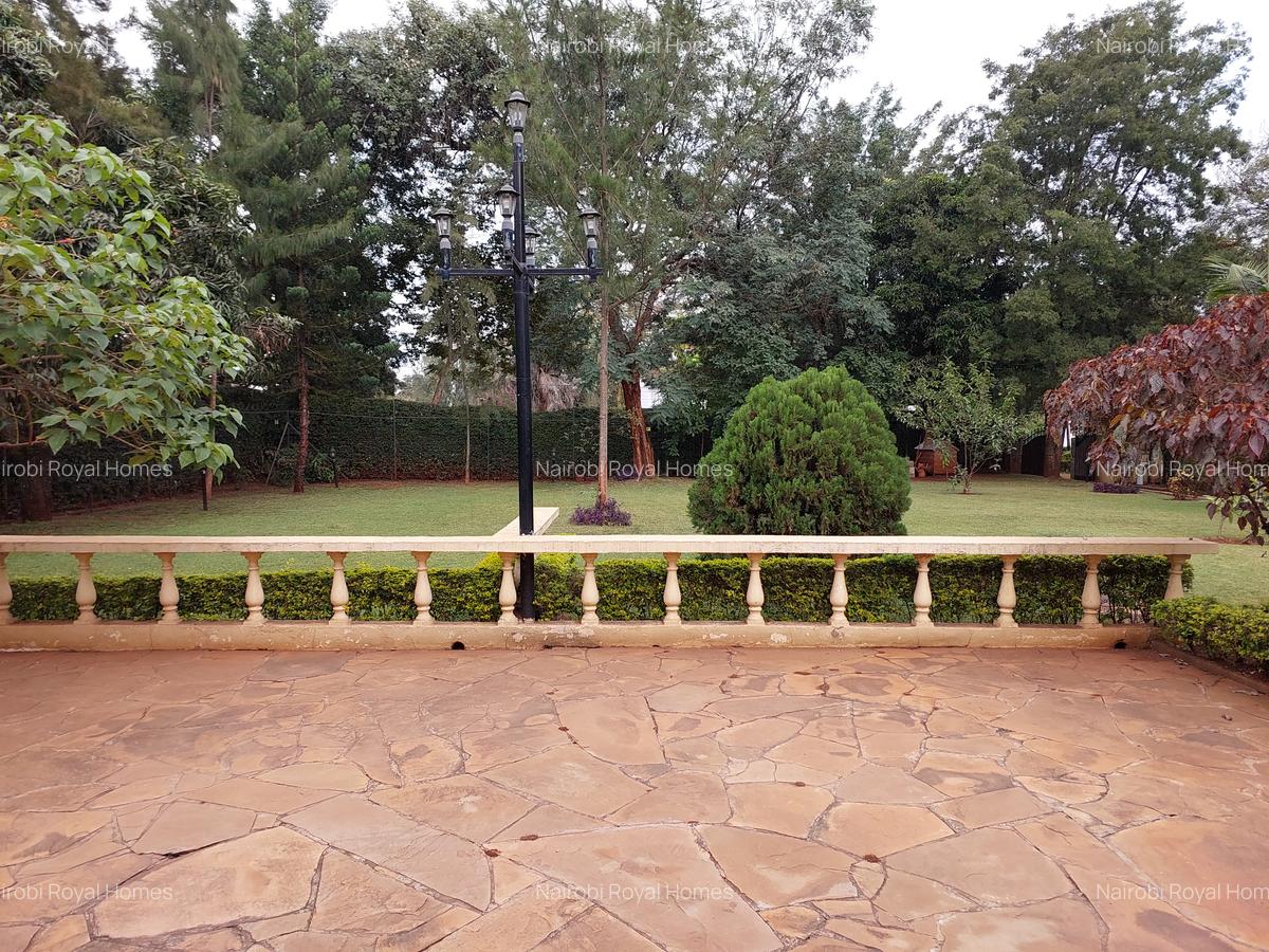 4 Bed House with En Suite at Acacia Drive - 8