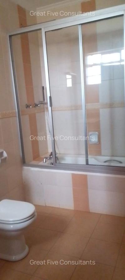 5 Bed Villa with En Suite in Runda - 14