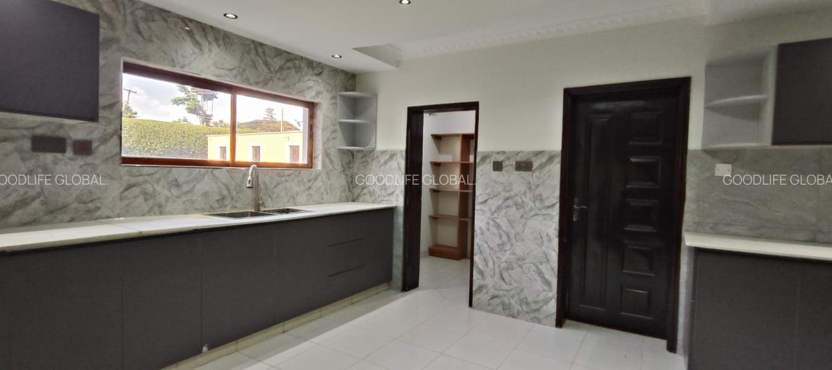 5 Bed House with En Suite at New Kitisuru - 16