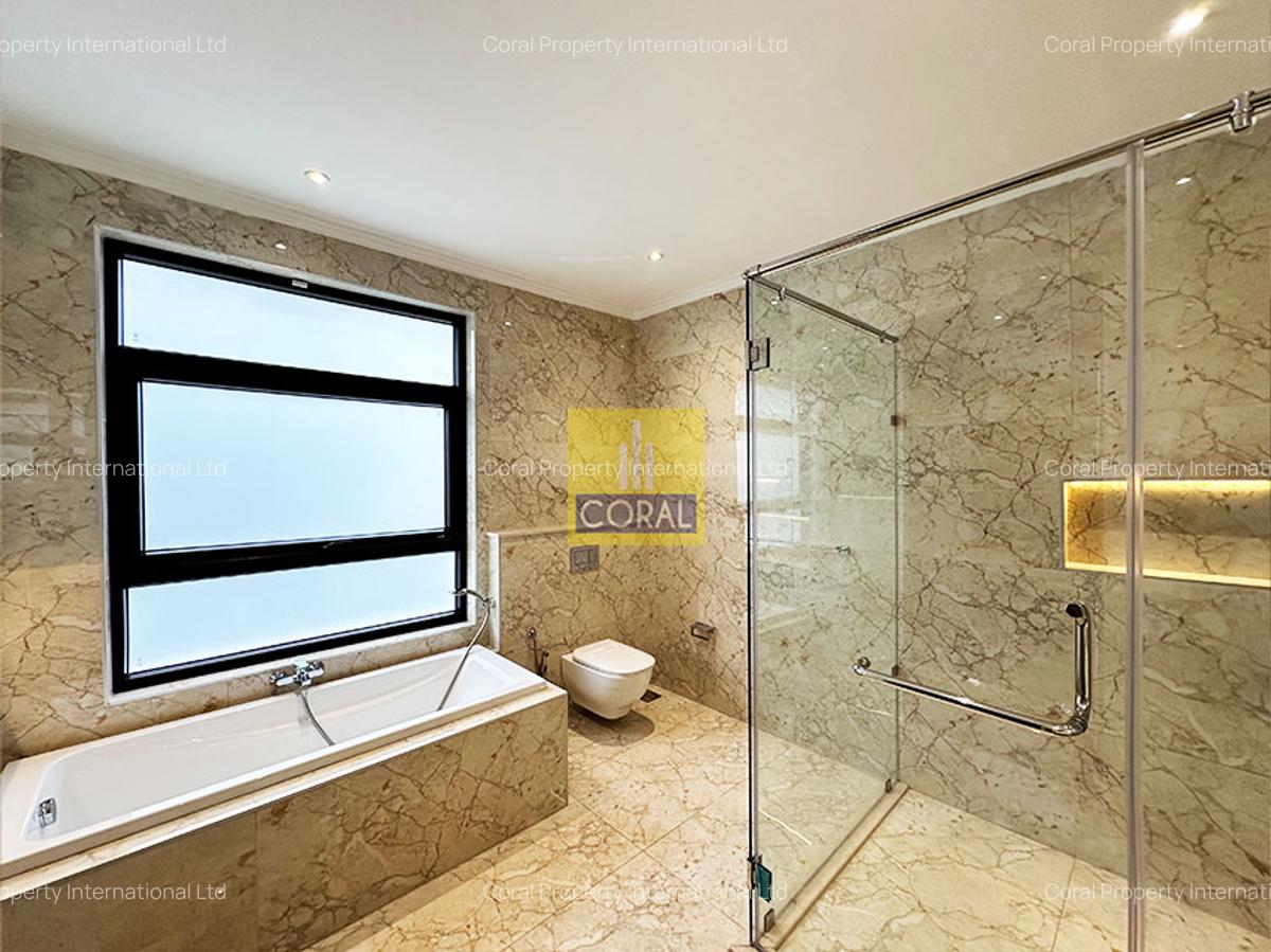 5 Bed Townhouse with En Suite in Westlands Area - 8