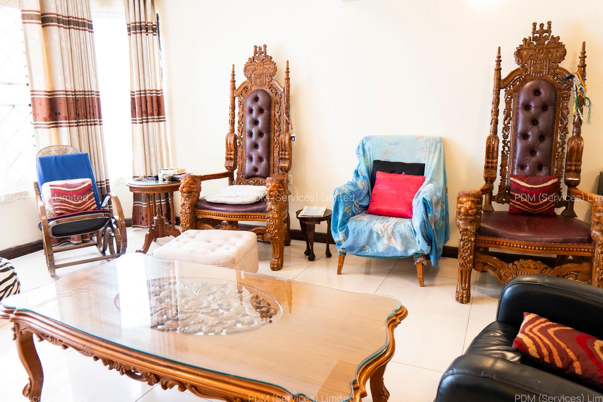 3 Bed Apartment with En Suite at 3Rd Parklands Avenue - 4