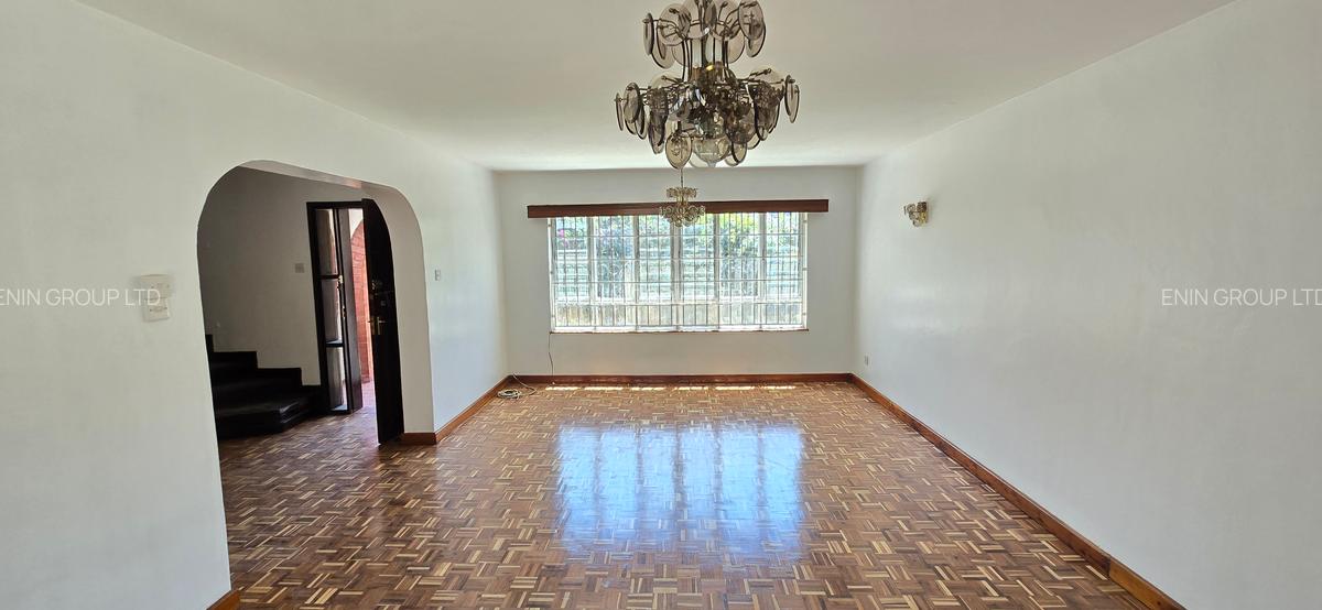 4 Bed Townhouse with En Suite at Oledume Road - 2