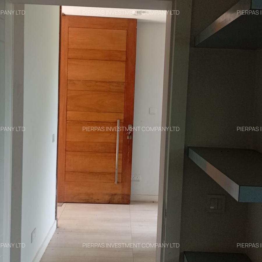 5 Bed Townhouse with En Suite in Lavington - 5