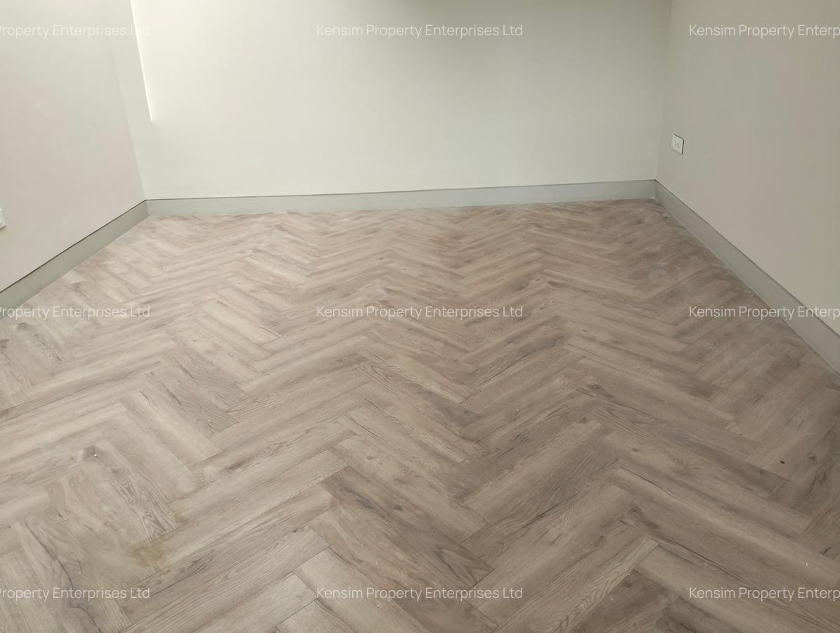 5 Bed Townhouse with En Suite in Brookside - 13