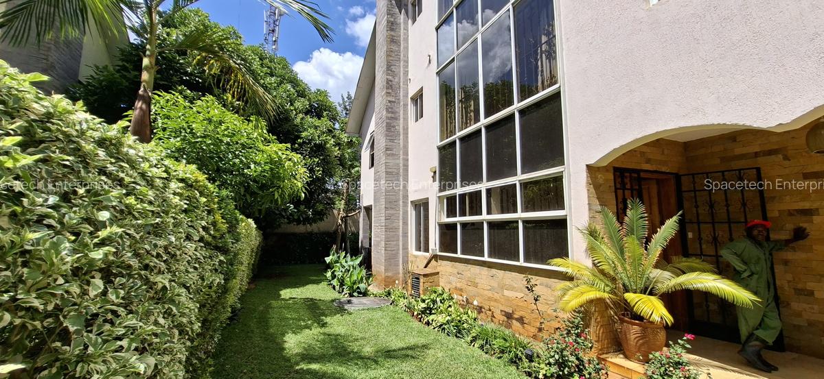 5 Bed Townhouse with En Suite in Spring Valley - 3