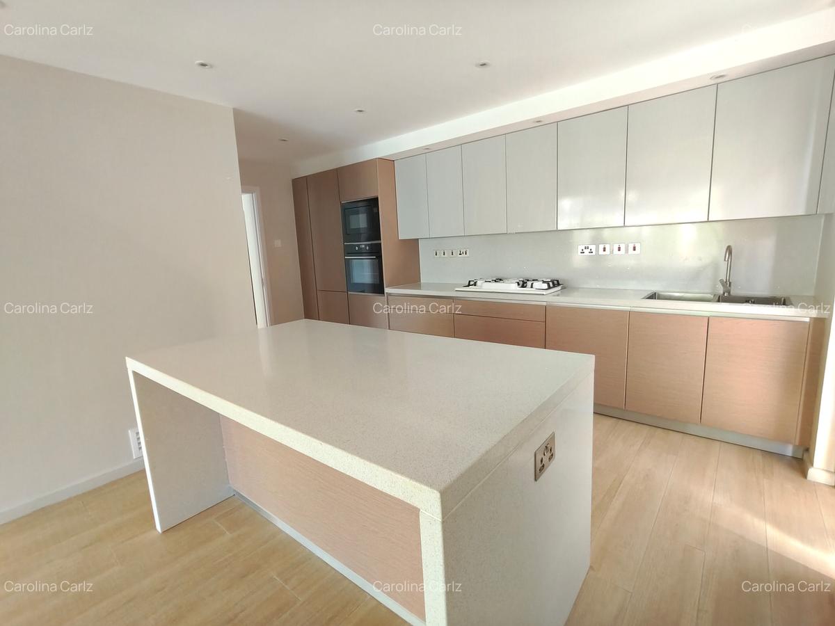 5 Bed House with En Suite at Kyuna - 16