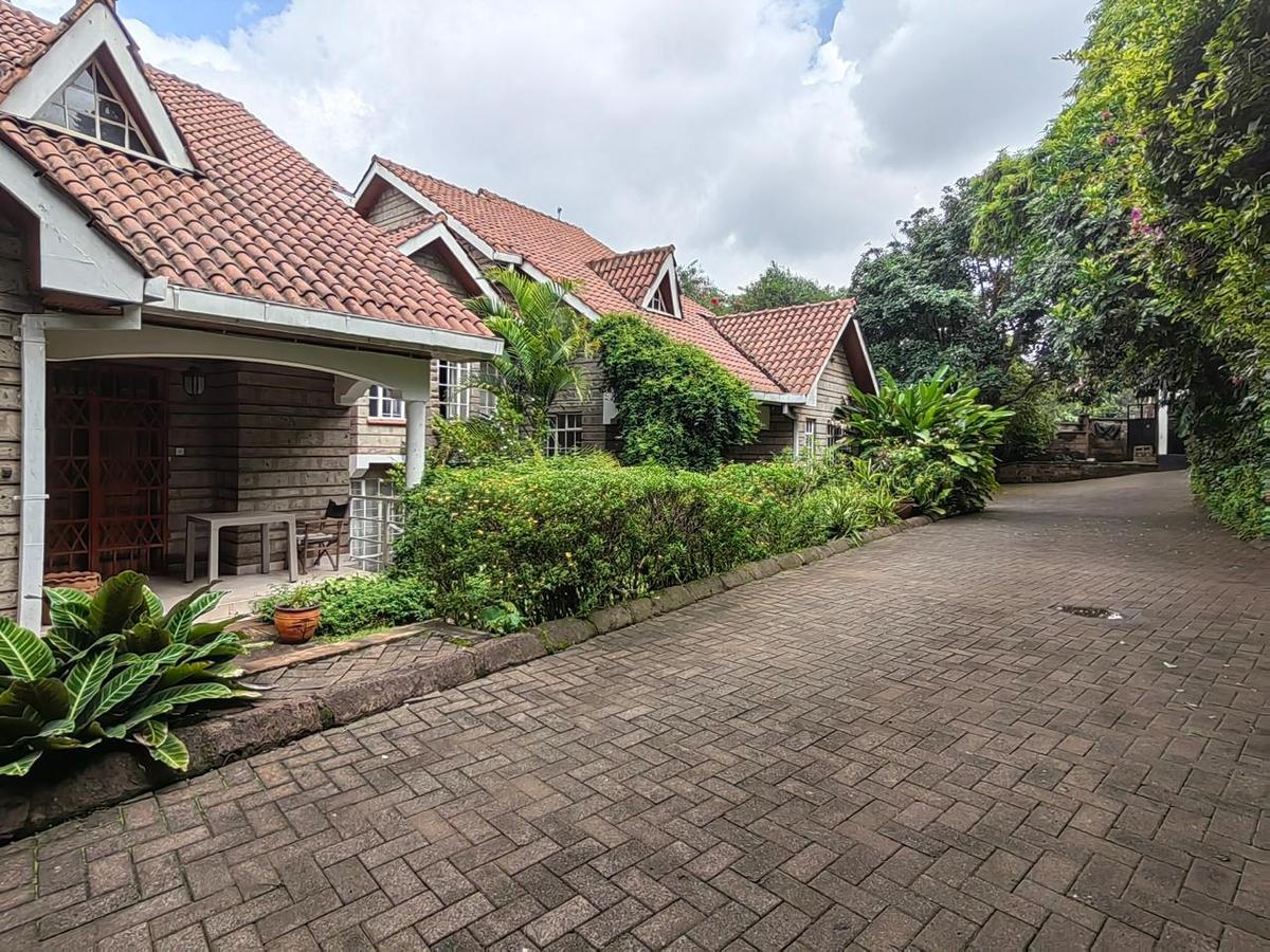 4 Bed Townhouse with En Suite in Lavington - 18