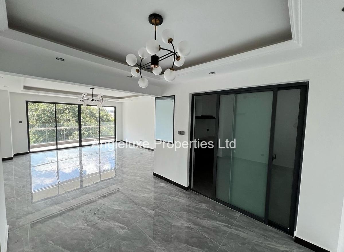 3 Bed Apartment with En Suite at Othaya Road - 5