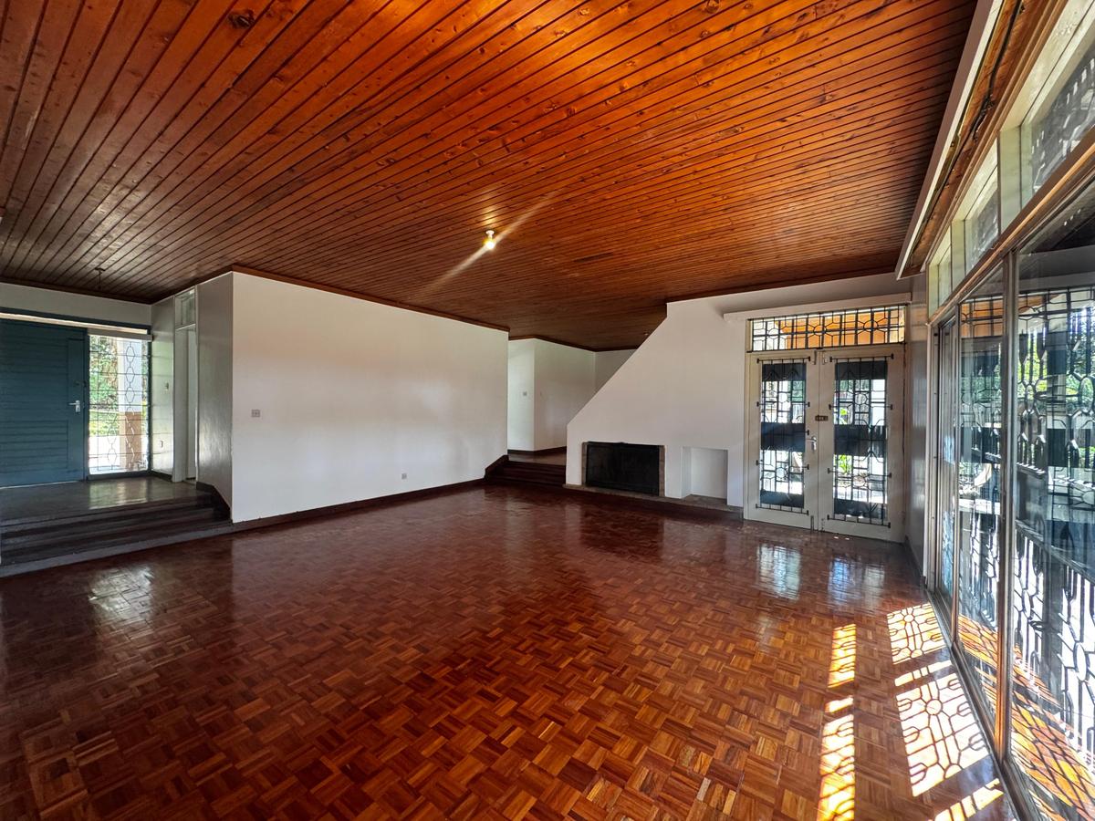 4 Bed House with En Suite in Loresho - 2
