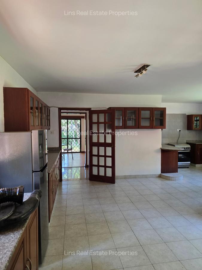 5 Bed Townhouse with En Suite in Runda - 11