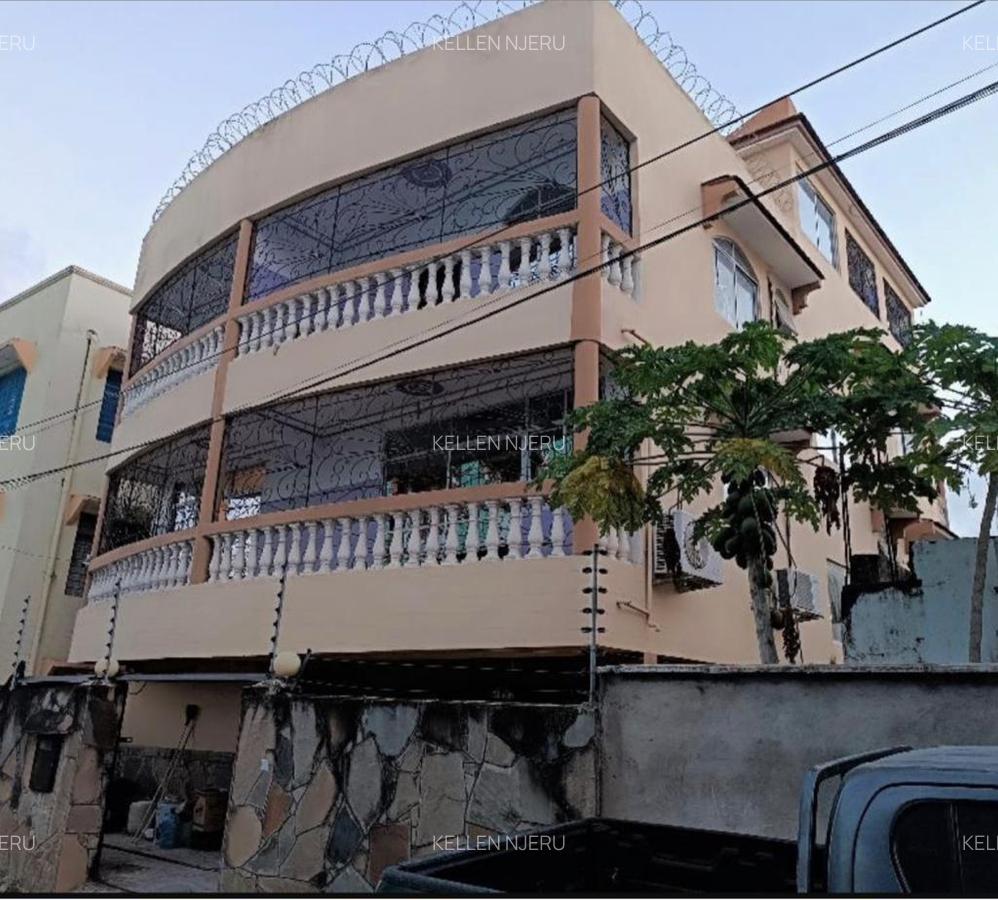 8 Bed Townhouse with En Suite at Lakeview - 1