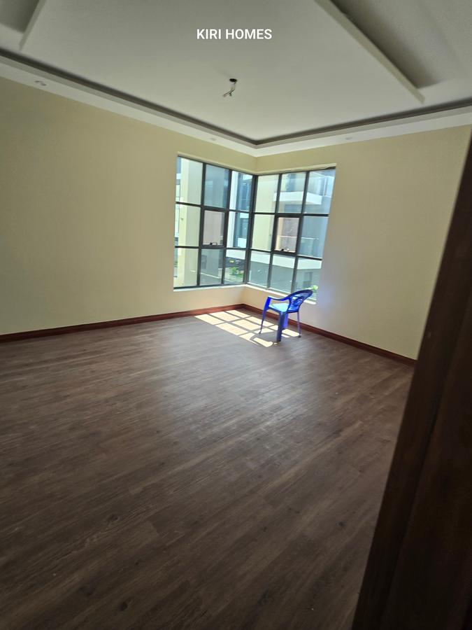 5 Bed Townhouse with En Suite in Lavington - 10