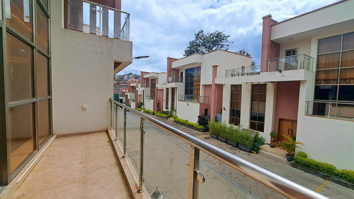 5 Bed Villa with En Suite at Chalbi Drive - 1