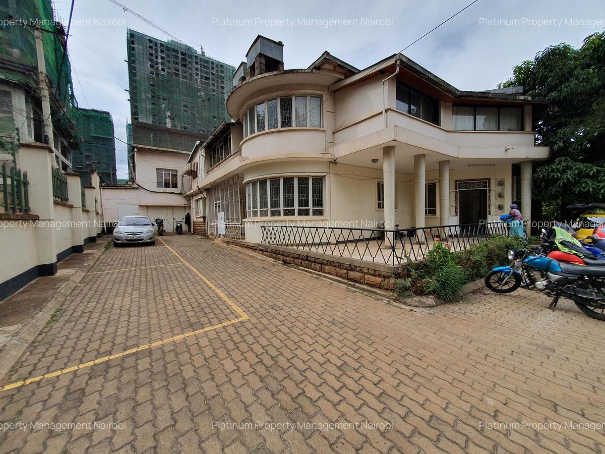 1,500 ft² Commercial Property with Service Charge Included at Muthithi Rd - 1