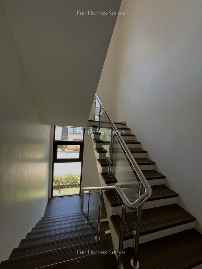 4 Bed Townhouse with En Suite at Lavington Green - 10